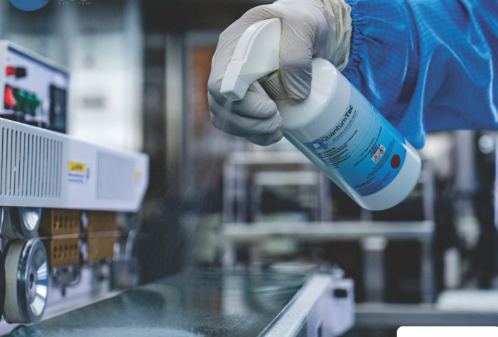 Sterile IPA được sử dụng khử khuẩn bề mặt tại khu vực gần Grade A/B